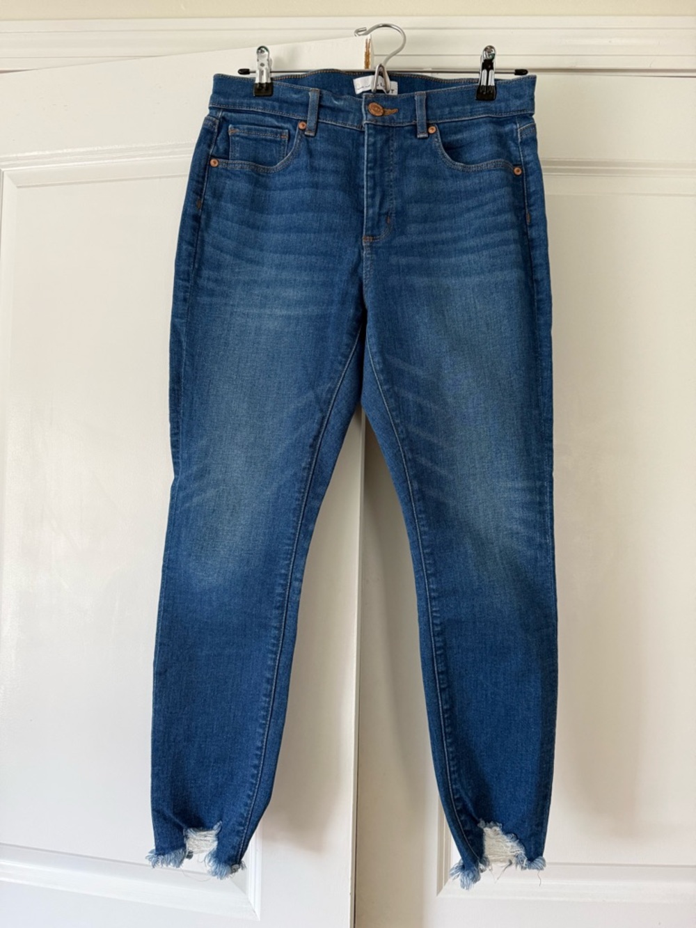 Petite LOFT Skinny Jeans Blue with Distressed Hem